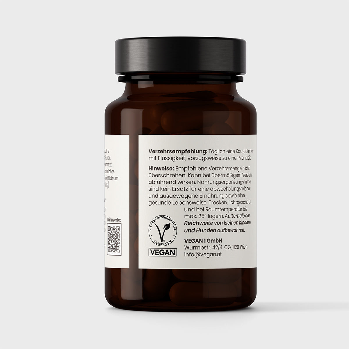 Rückseite Vegan Essentials mit Verzehrsempfehlungen, Hinweisen und dem V-Label